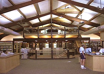 Warren Wilson College Library / Shelley Mueller Pew Learning Center