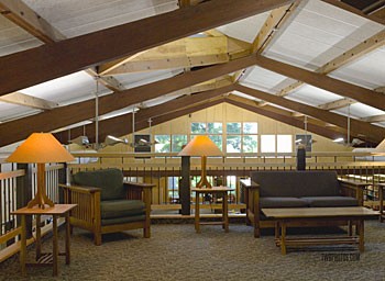 Warren Wilson College Library / Shelley Mueller Pew Learning Center